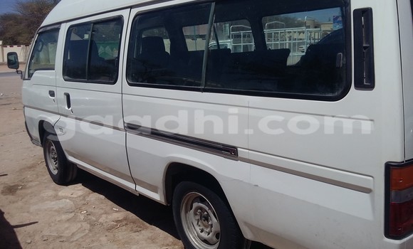 Nunua Ilio tumika Nissan 350Z Nyeupe Gari ndani ya Hargeysa nchini Somaliland Nunua Ilio tumika Nissan 350Z Nyeupe Gari ndani ya Hargeysa nchini Somaliland