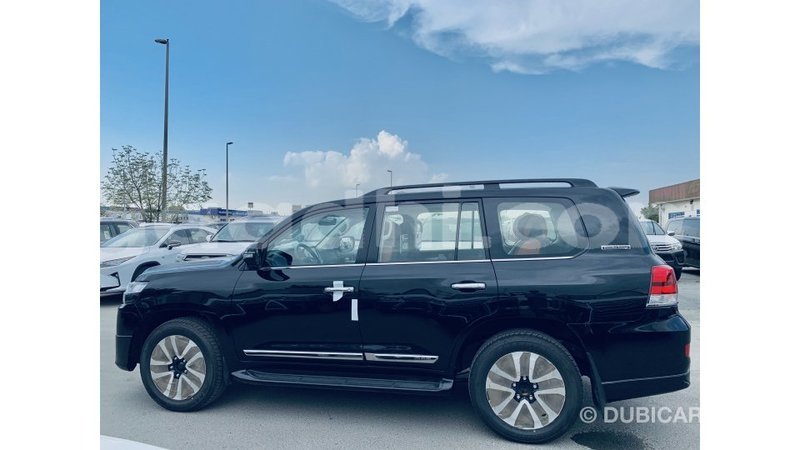 Big with watermark toyota land cruiser somalia import dubai 3182