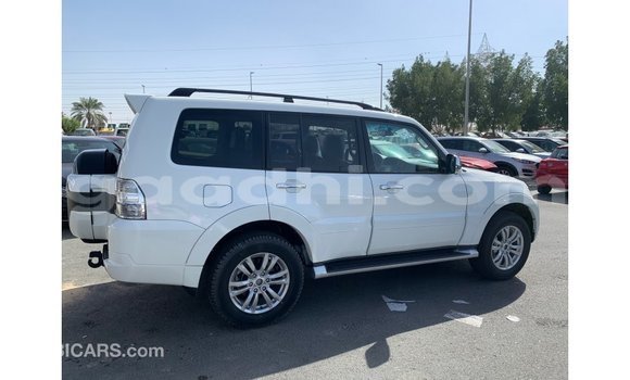 اشتري Imported Mitsubishi Pajero أبيض سيارة في Import - Dubai في الصومال اشتري Imported Mitsubishi Pajero أبيض سيارة في Import - Dubai في الصومال