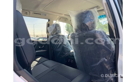اشتري Imported Mitsubishi Pajero أبيض سيارة في Import - Dubai في الصومال اشتري Imported Mitsubishi Pajero أبيض سيارة في Import - Dubai في الصومال