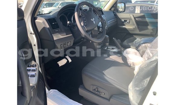 اشتري Imported Mitsubishi Pajero أبيض سيارة في Import - Dubai في الصومال اشتري Imported Mitsubishi Pajero أبيض سيارة في Import - Dubai في الصومال