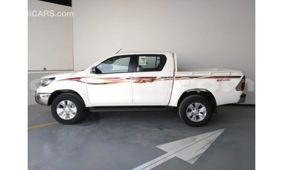 اشتري Imported Toyota Hilux أبيض سيارة في Import - Dubai في الصومال اشتري Imported Toyota Hilux أبيض سيارة في Import - Dubai في الصومال