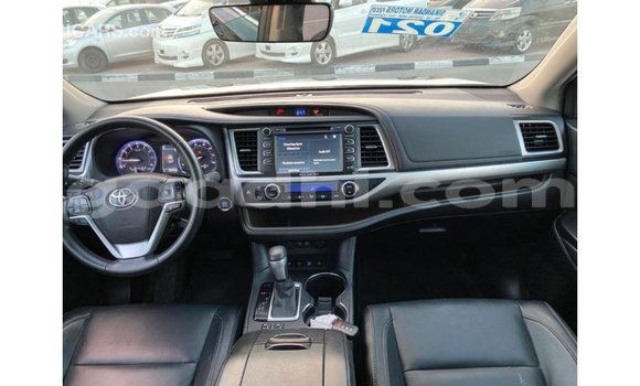 ይግዙ Imported Toyota Highlander ጥቁር መኪና በ Import - Dubai በ ሶማሊያ ይግዙ Imported Toyota Highlander ጥቁር መኪና በ Import - Dubai በ ሶማሊያ