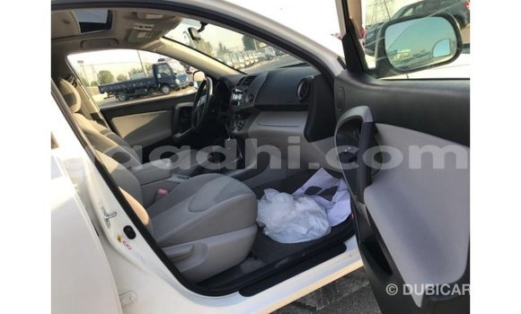 اشتري Imported Toyota HiAce أبيض شاحنة في Import - Dubai في الصومال اشتري Imported Toyota HiAce أبيض شاحنة في Import - Dubai في الصومال