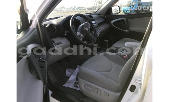 اشتري Imported Toyota HiAce أبيض شاحنة في Import - Dubai في الصومال اشتري Imported Toyota HiAce أبيض شاحنة في Import - Dubai في الصومال