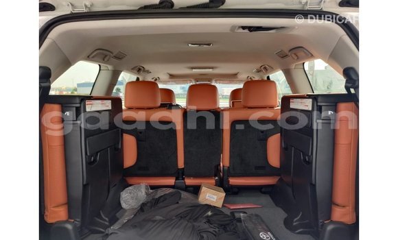 اشتري Imported Toyota Land Cruiser أبيض سيارة في Import - Dubai في الصومال اشتري Imported Toyota Land Cruiser أبيض سيارة في Import - Dubai في الصومال