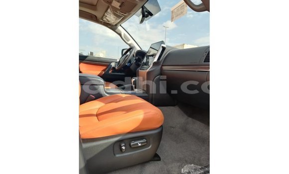 اشتري Imported Toyota Land Cruiser أبيض سيارة في Import - Dubai في الصومال اشتري Imported Toyota Land Cruiser أبيض سيارة في Import - Dubai في الصومال