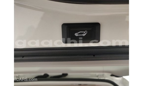 اشتري Imported Toyota Land Cruiser أبيض سيارة في Import - Dubai في الصومال اشتري Imported Toyota Land Cruiser أبيض سيارة في Import - Dubai في الصومال