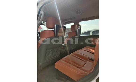 اشتري Imported Toyota Land Cruiser أبيض سيارة في Import - Dubai في الصومال اشتري Imported Toyota Land Cruiser أبيض سيارة في Import - Dubai في الصومال