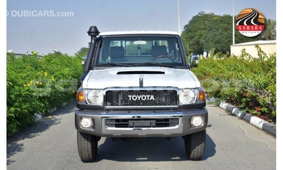 Imported Toyota Land Cruiser Other Makiinaa iti Import - Dubai keessatti Somalia keessatti Imported Toyota Land Cruiser Other Makiinaa iti Import - Dubai keessatti Somalia keessatti