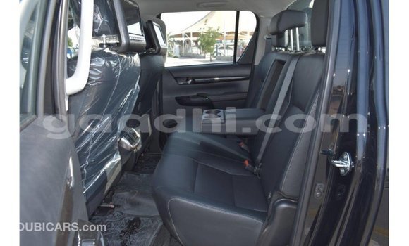 Imported Toyota Hilux Black Makiinaa iti Import - Dubai keessatti Somalia keessatti Imported Toyota Hilux Black Makiinaa iti Import - Dubai keessatti Somalia keessatti
