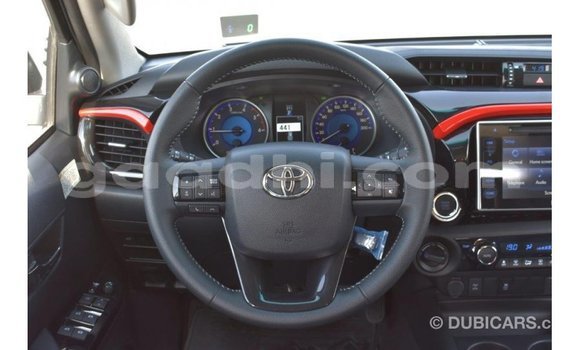 Imported Toyota Hilux Black Makiinaa iti Import - Dubai keessatti Somalia keessatti Imported Toyota Hilux Black Makiinaa iti Import - Dubai keessatti Somalia keessatti
