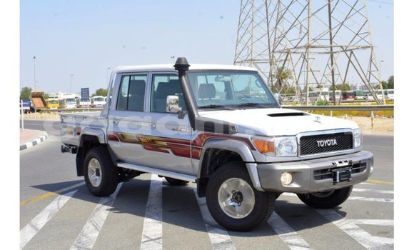 Imported Toyota Land Cruiser Other Makiinaa iti Import - Dubai keessatti Somalia keessatti Imported Toyota Land Cruiser Other Makiinaa iti Import - Dubai keessatti Somalia keessatti