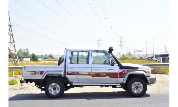 Imported Toyota Land Cruiser Other Makiinaa iti Import - Dubai keessatti Somalia keessatti Imported Toyota Land Cruiser Other Makiinaa iti Import - Dubai keessatti Somalia keessatti