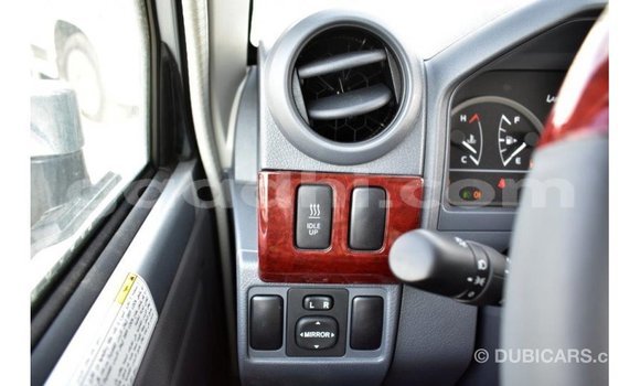 Imported Toyota Land Cruiser Other Makiinaa iti Import - Dubai keessatti Somalia keessatti Imported Toyota Land Cruiser Other Makiinaa iti Import - Dubai keessatti Somalia keessatti