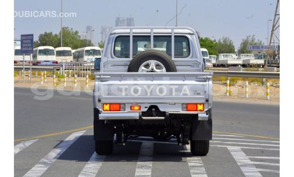 Imported Toyota Land Cruiser Other Makiinaa iti Import - Dubai keessatti Somalia keessatti Imported Toyota Land Cruiser Other Makiinaa iti Import - Dubai keessatti Somalia keessatti