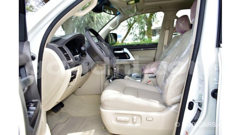 Big with watermark toyota land cruiser somalia import dubai 3225