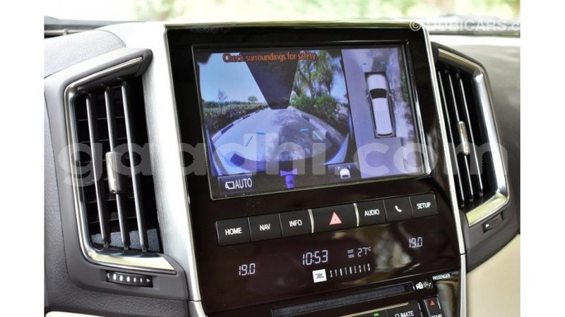 Big with watermark toyota land cruiser somalia import dubai 3225