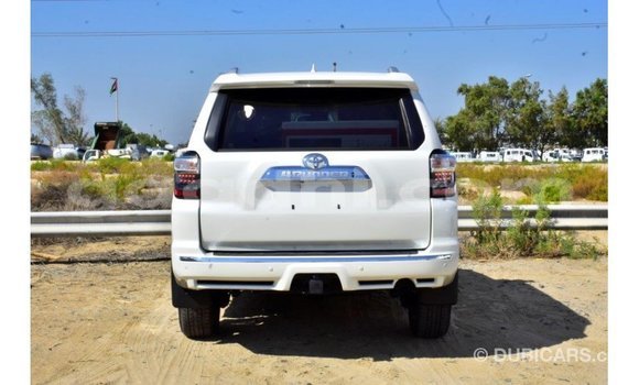 Buy Import Toyota HiAce White Truck in Import - Dubai in Somalia Buy Import Toyota HiAce White Truck in Import - Dubai in Somalia