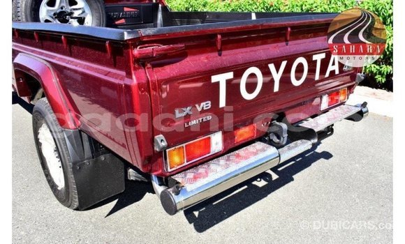 Imported Toyota Land Cruiser Red Makiinaa iti Import - Dubai keessatti Somalia keessatti Imported Toyota Land Cruiser Red Makiinaa iti Import - Dubai keessatti Somalia keessatti