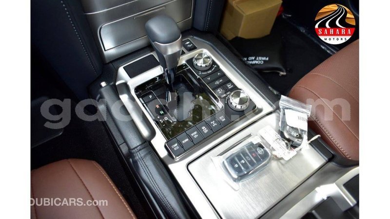 Big with watermark toyota land cruiser somalia import dubai 3238