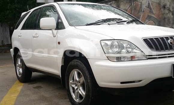 Buy Used Toyota Harrier White Car in Mogadishu in Somalia Buy Used Toyota Harrier White Car in Mogadishu in Somalia