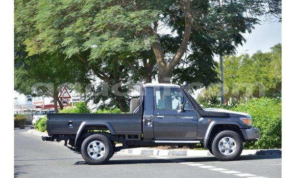 Imported Toyota Land Cruiser Other Makiinaa iti Import - Dubai keessatti Somalia keessatti Imported Toyota Land Cruiser Other Makiinaa iti Import - Dubai keessatti Somalia keessatti