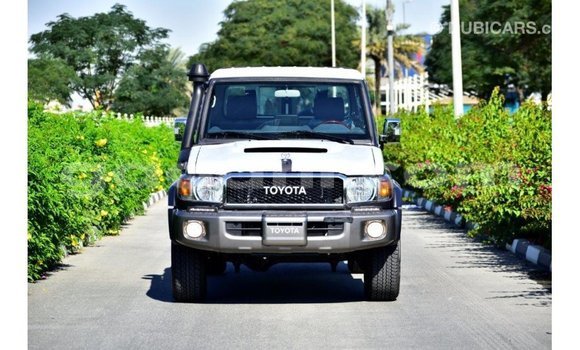 Imported Toyota Land Cruiser Other Makiinaa iti Import - Dubai keessatti Somalia keessatti Imported Toyota Land Cruiser Other Makiinaa iti Import - Dubai keessatti Somalia keessatti
