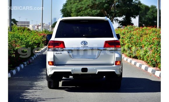 Buy Import Toyota Land Cruiser White Car in Import - Dubai in Somalia Buy Import Toyota Land Cruiser White Car in Import - Dubai in Somalia