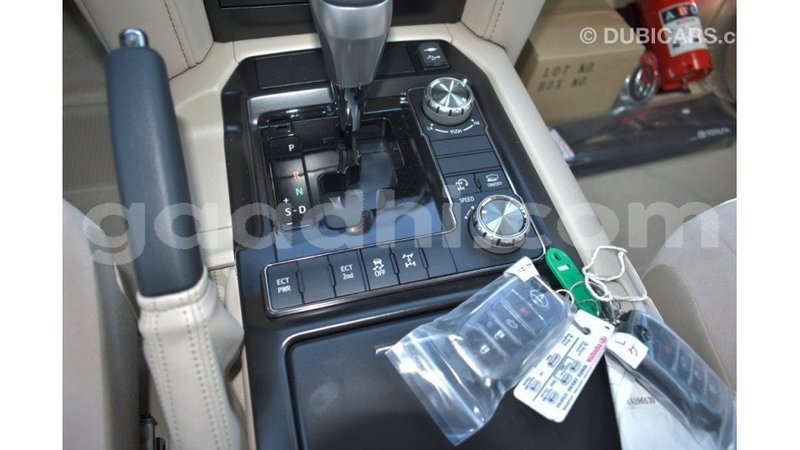 Big with watermark toyota land cruiser somalia import dubai 3244