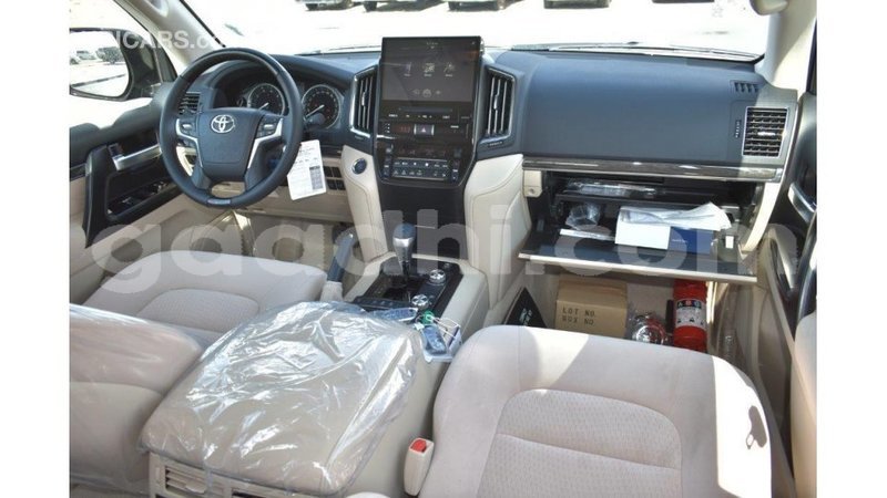 Big with watermark toyota land cruiser somalia import dubai 3244