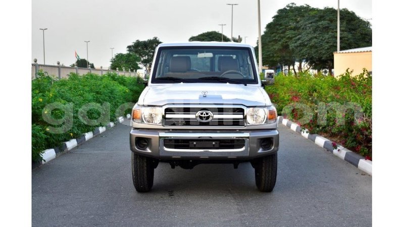 Big with watermark toyota land cruiser somalia import dubai 3248