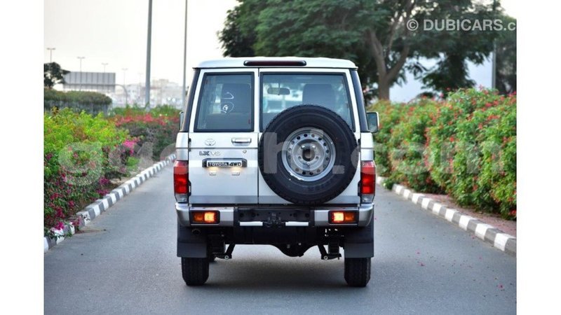 Big with watermark toyota land cruiser somalia import dubai 3248