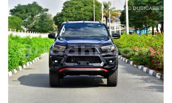 Imported Toyota Hilux Black Makiinaa iti Import - Dubai keessatti Somalia keessatti Imported Toyota Hilux Black Makiinaa iti Import - Dubai keessatti Somalia keessatti