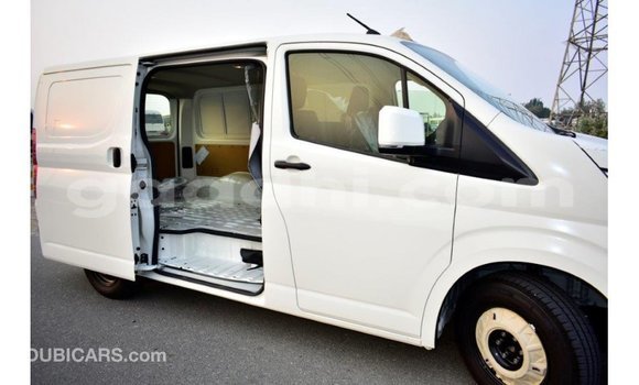 Buy Import Toyota Hiace White Car in Import - Dubai in Somalia Buy Import Toyota Hiace White Car in Import - Dubai in Somalia