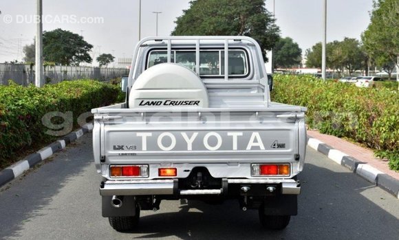 Imported Toyota Land Cruiser Other Makiinaa iti Import - Dubai keessatti Somalia keessatti Imported Toyota Land Cruiser Other Makiinaa iti Import - Dubai keessatti Somalia keessatti