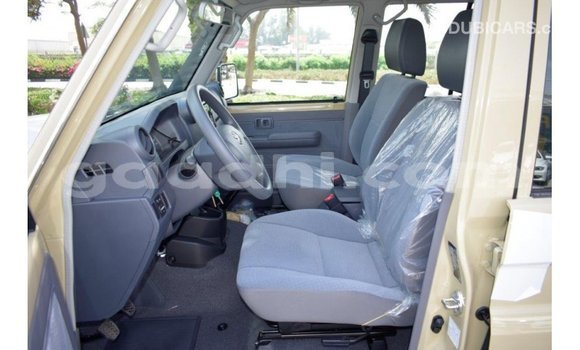 Buy Import Toyota Land Cruiser Beige Car in Import - Dubai in Somalia Buy Import Toyota Land Cruiser Beige Car in Import - Dubai in Somalia