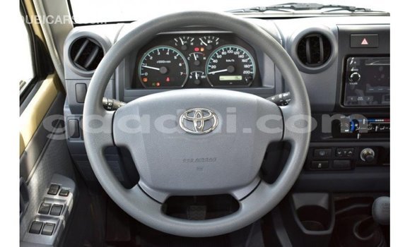 Buy Import Toyota Land Cruiser Beige Car in Import - Dubai in Somalia Buy Import Toyota Land Cruiser Beige Car in Import - Dubai in Somalia
