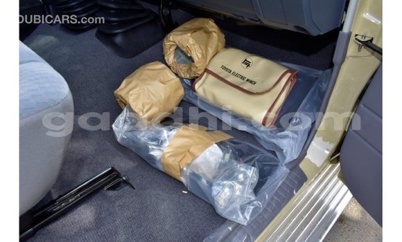 Buy Import Toyota Land Cruiser Beige Car in Import - Dubai in Somalia Buy Import Toyota Land Cruiser Beige Car in Import - Dubai in Somalia