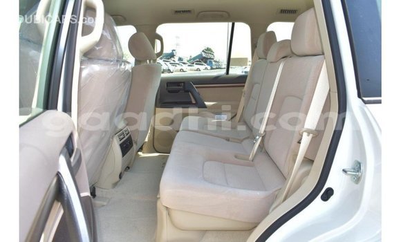 Buy Import Toyota Land Cruiser White Car in Import - Dubai in Somalia Buy Import Toyota Land Cruiser White Car in Import - Dubai in Somalia