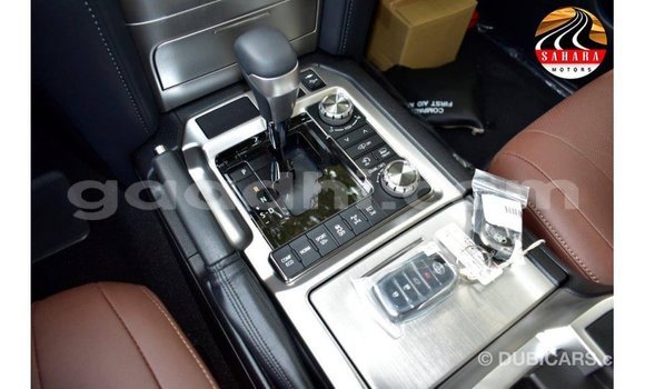 Imported Toyota Land Cruiser Black Makiinaa iti Import - Dubai keessatti Somalia keessatti Imported Toyota Land Cruiser Black Makiinaa iti Import - Dubai keessatti Somalia keessatti