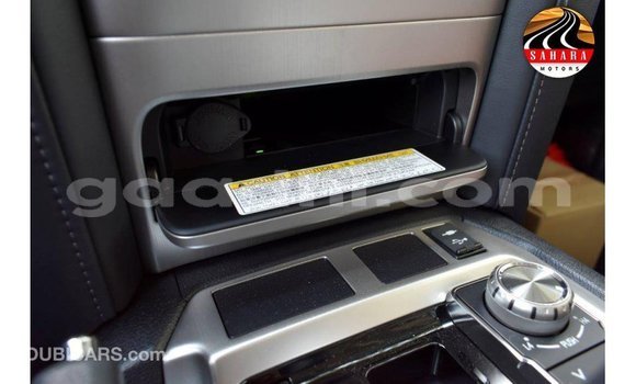 Imported Toyota Land Cruiser Black Makiinaa iti Import - Dubai keessatti Somalia keessatti Imported Toyota Land Cruiser Black Makiinaa iti Import - Dubai keessatti Somalia keessatti