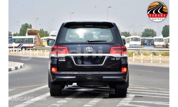 Imported Toyota Land Cruiser Black Makiinaa iti Import - Dubai keessatti Somalia keessatti Imported Toyota Land Cruiser Black Makiinaa iti Import - Dubai keessatti Somalia keessatti