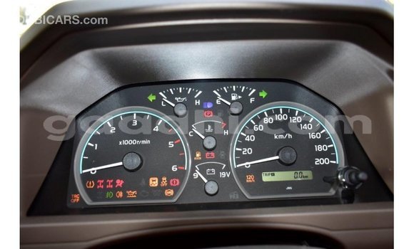 Imported Toyota Land Cruiser Beige Makiinaa iti Import - Dubai keessatti Somalia keessatti Imported Toyota Land Cruiser Beige Makiinaa iti Import - Dubai keessatti Somalia keessatti