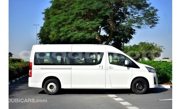 Imported Toyota Hiace White Makiinaa iti Import - Dubai keessatti Somalia keessatti Imported Toyota Hiace White Makiinaa iti Import - Dubai keessatti Somalia keessatti