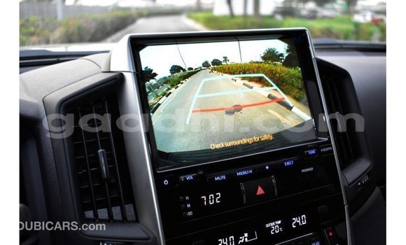 Imported Toyota Land Cruiser Black Makiinaa iti Import - Dubai keessatti Somalia keessatti Imported Toyota Land Cruiser Black Makiinaa iti Import - Dubai keessatti Somalia keessatti