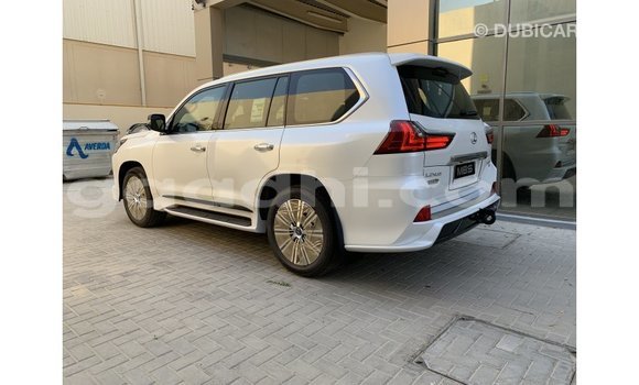 اشتري Imported Lexus LX أبيض سيارة في Import - Dubai في الصومال اشتري Imported Lexus LX أبيض سيارة في Import - Dubai في الصومال