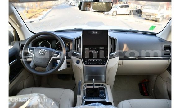 Buy Import Toyota Land Cruiser White Car in Import - Dubai in Somalia Buy Import Toyota Land Cruiser White Car in Import - Dubai in Somalia