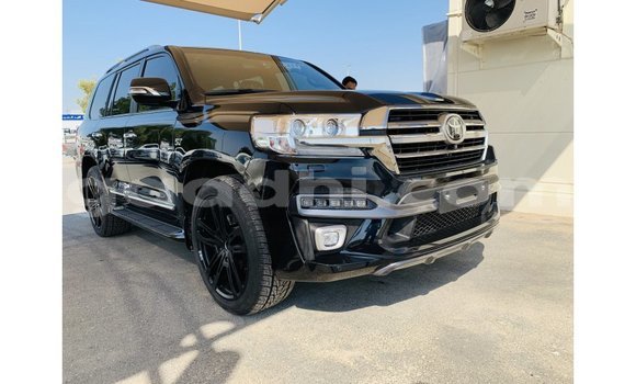 Imported Toyota Land Cruiser Black Makiinaa iti Import - Dubai keessatti Somalia keessatti Imported Toyota Land Cruiser Black Makiinaa iti Import - Dubai keessatti Somalia keessatti