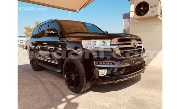Imported Toyota Land Cruiser Black Makiinaa iti Import - Dubai keessatti Somalia keessatti Imported Toyota Land Cruiser Black Makiinaa iti Import - Dubai keessatti Somalia keessatti